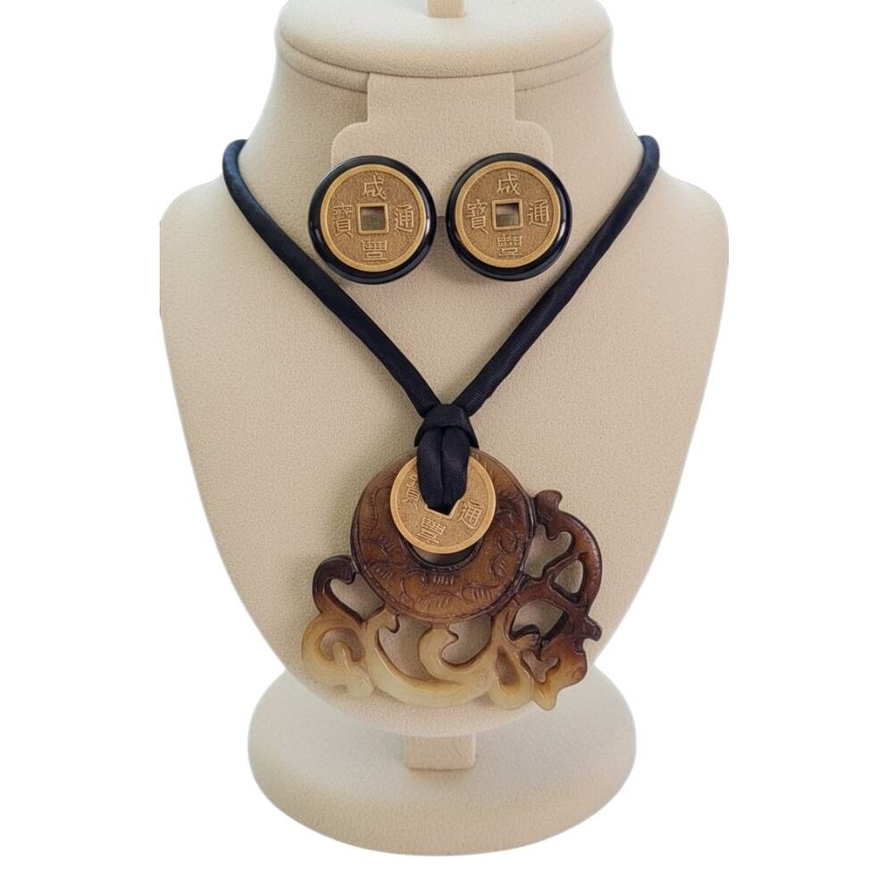 Chunky Jade Look Pendant Set – Black Cord Coin Necklace + Studs